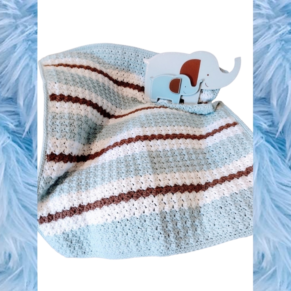 Handmade crochet baby blanket & Elephant nursery decor / Size 30" x 36" throw